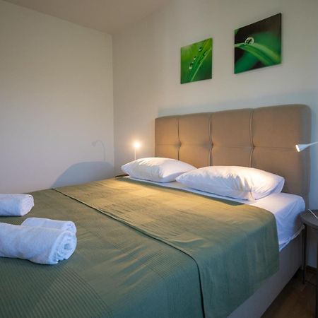 Apartments Gaja Green Ap Sveti Filip i Jakov Eksteriør billede